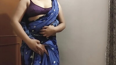 Indian Aunty In Saree Having Romantic Erotic Sex with Husband